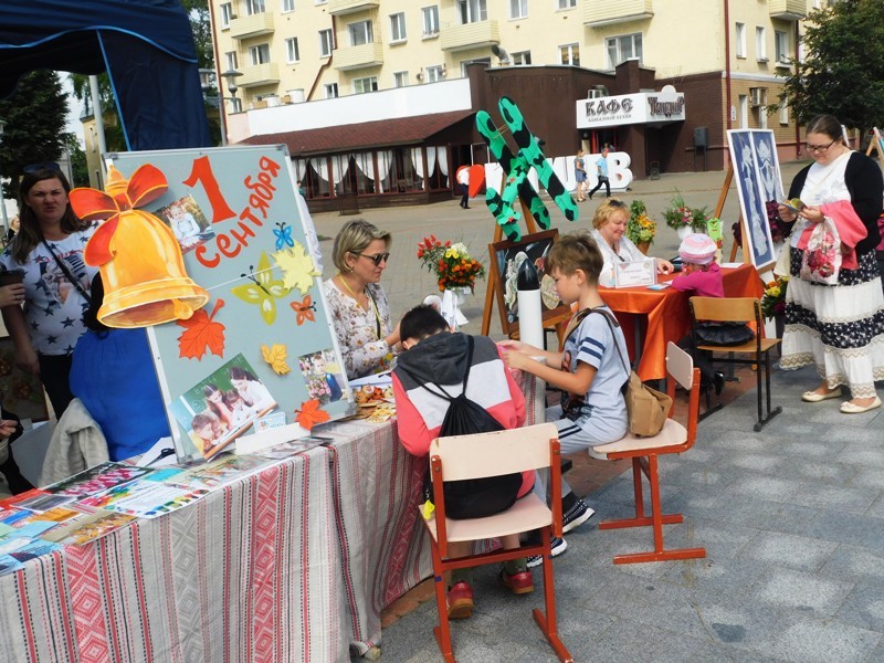Праздник детства проходит в Могилеве на площади Славы