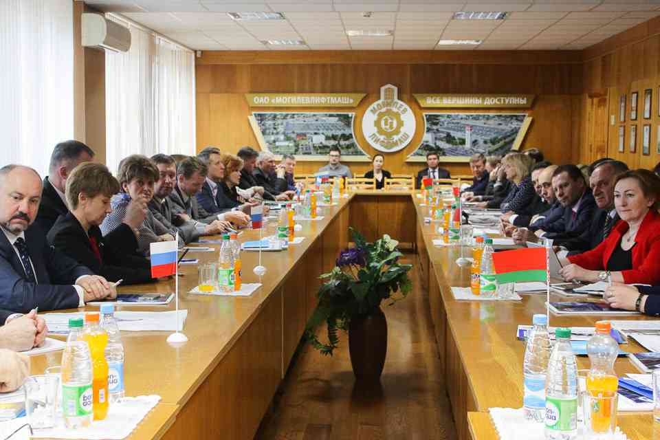 Встреча по-братски