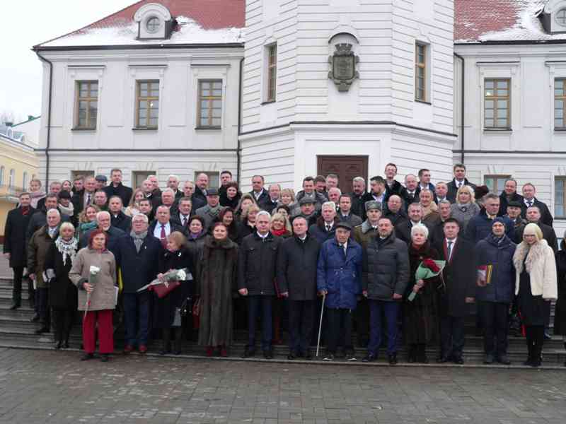 Век служения народу