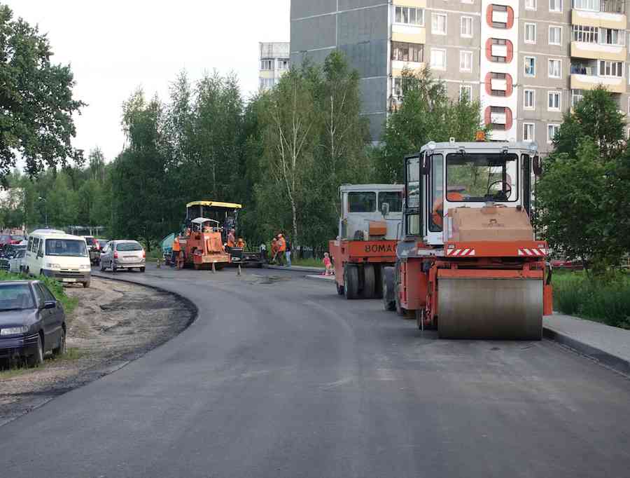 Дороги одевают в асфальт