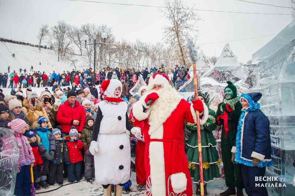 Ледяная резиденция Деда Мороза открыта в Подниколье и ждет гостей!