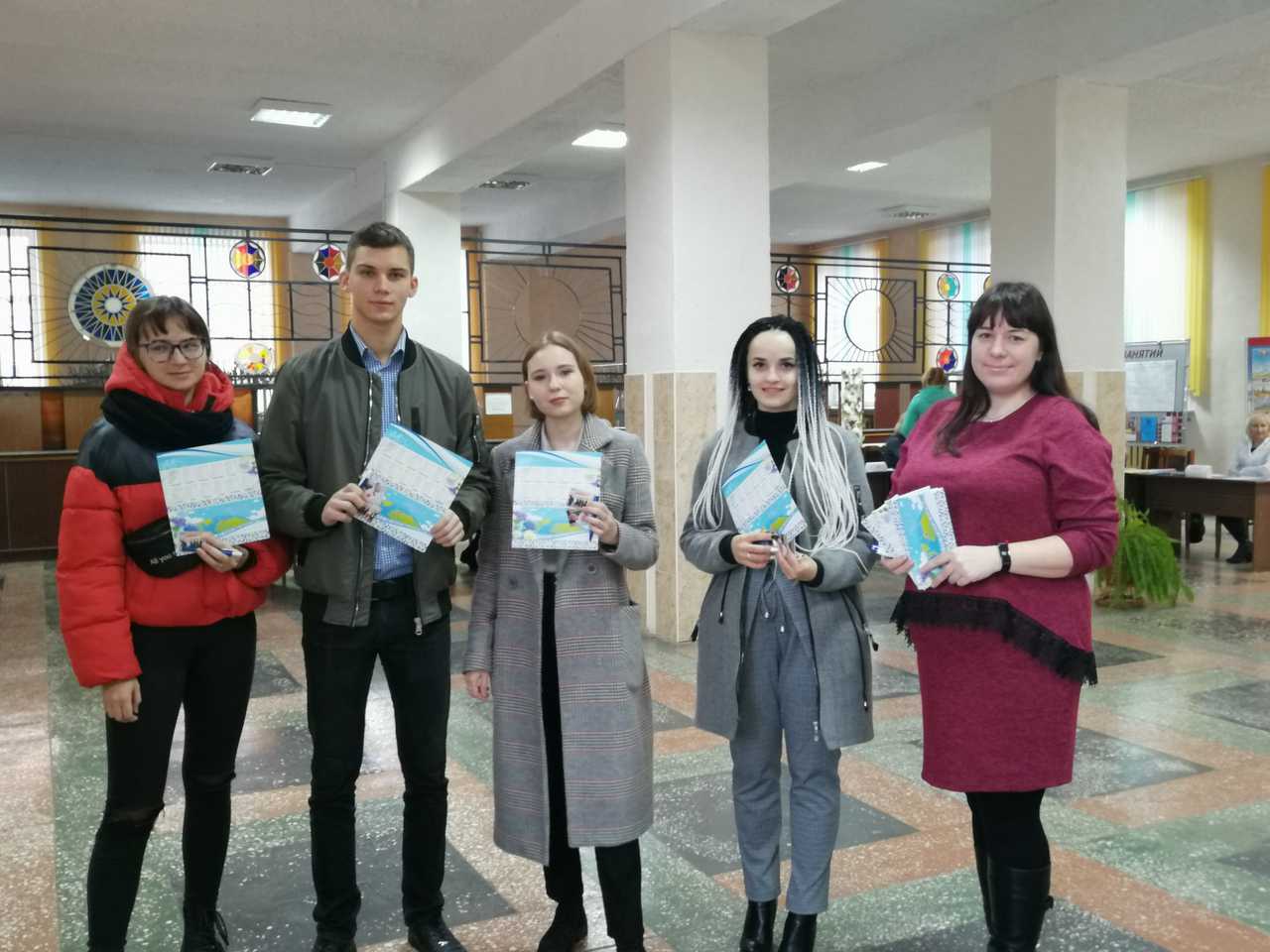 Группа учащихся архитектурно-строительного колледжа проголосовала впервые