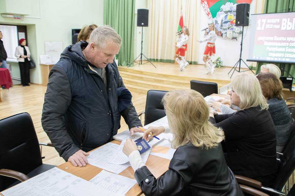 Явка избирателей  в областном центре  на 14.00 превысила 50%
