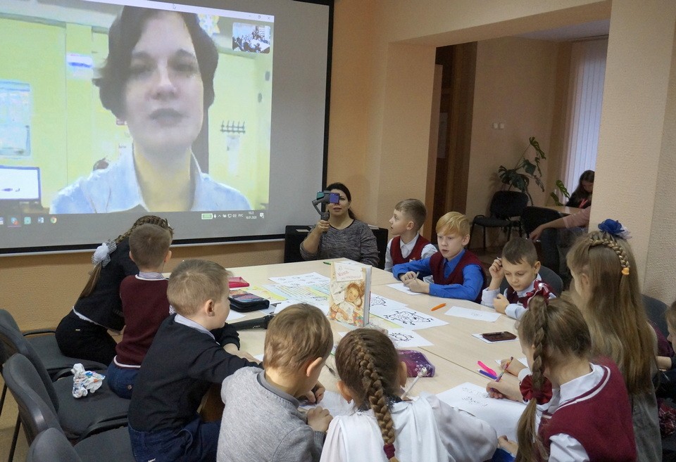В библиотеке им. К. Маркса состоялась онлайн-встреча с современным детским писателем Светланой Решениной