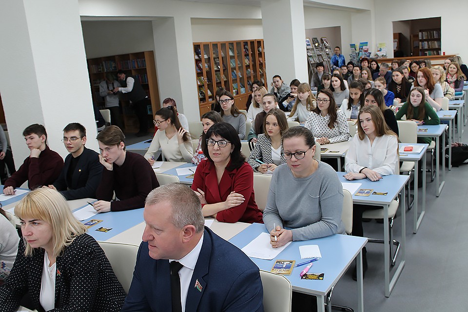 Беларуская дыктоўка: зрабі да роднай мовы крок