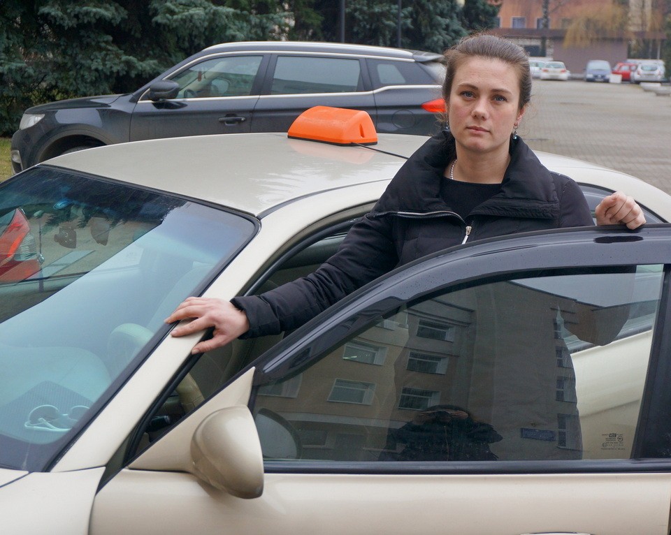 Могилевская таксистка рассказала о любви к машинам, пассажирах, приметах и нелегком хлебе…