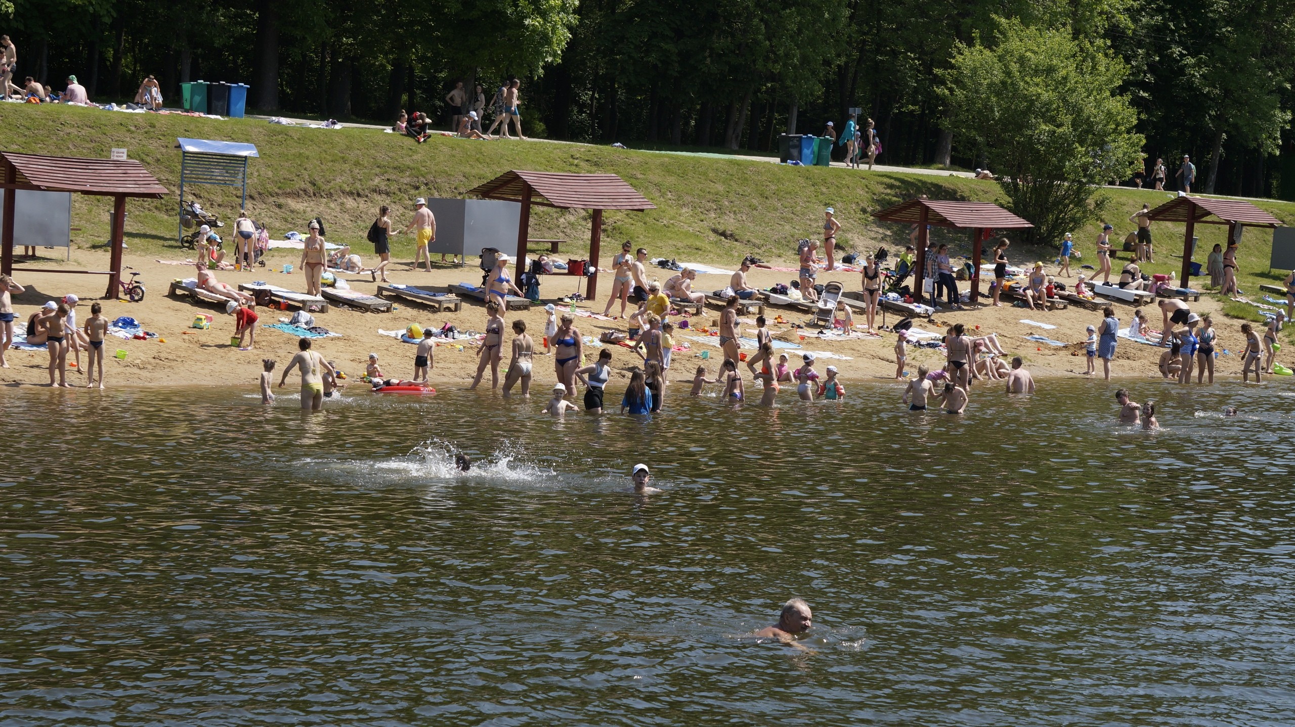 Купание детей и взрослых запрещено на Гребеневском и Печерском водохранилищах из-за неудовлетворительного качества воды