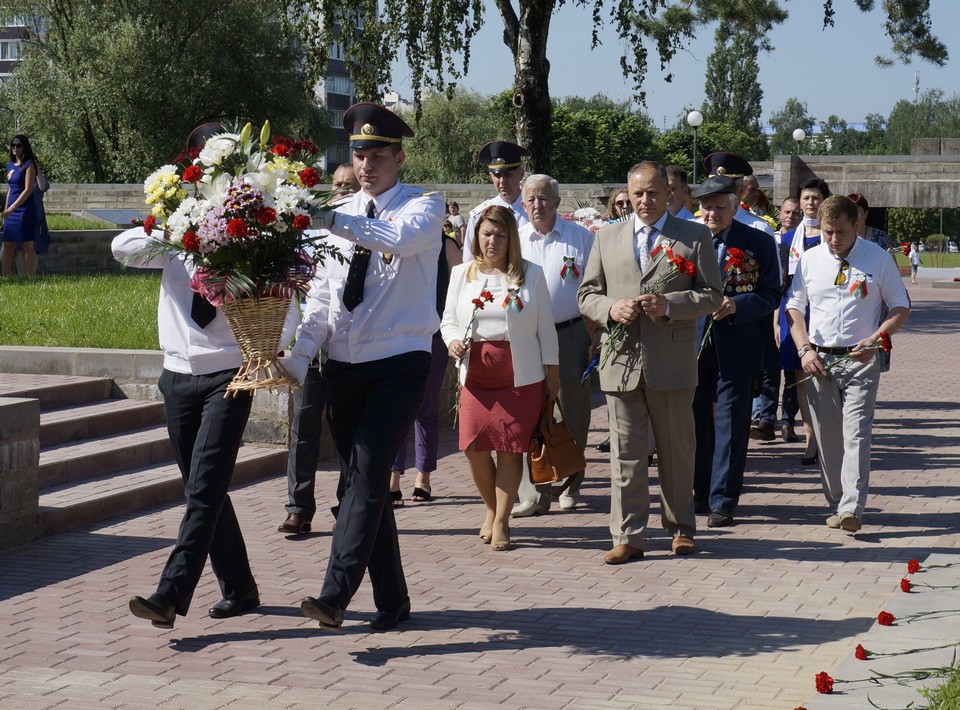 Возложение цветов в честь 76-й годовщины освобождения города Могилева от немецко-фашистских захватчиков, состоялось у мемориала «Луполовский лагерь военнопленных»