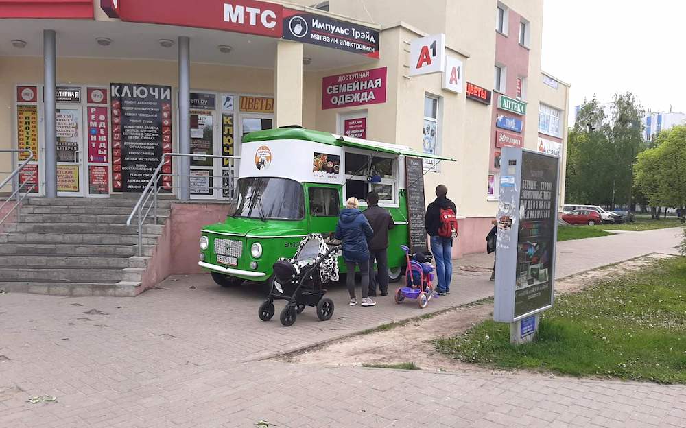 Машина времени обедать: человек, который удивил и накормил могилевчан