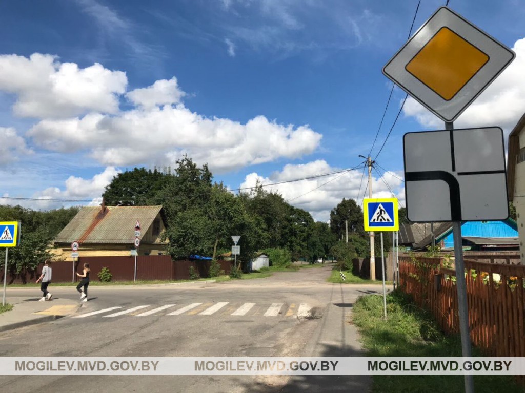 В Могилеве на пересечении улиц Большой Машековской и Кашановской изменен приоритет в проезде транспортных средств