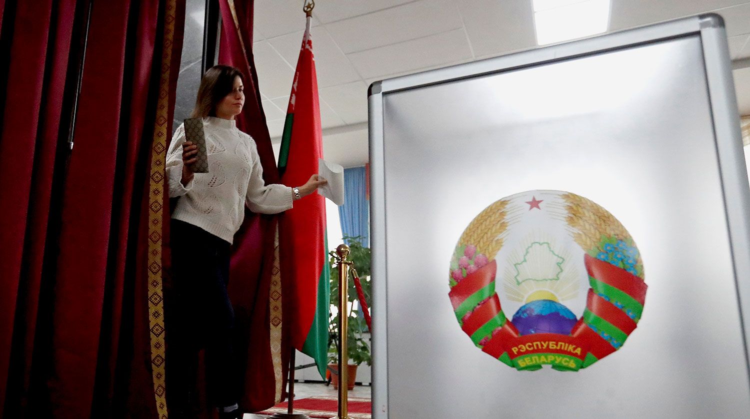 Александр Лукашенко поручил дать оценку законности инициатив об  альтернативном подсчете голосов на выборах