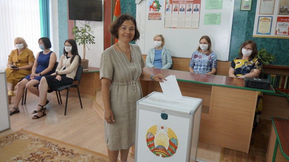Могилевчане делают свой выбор. По всей стране стартовало досрочное голосование  на выборах Президента