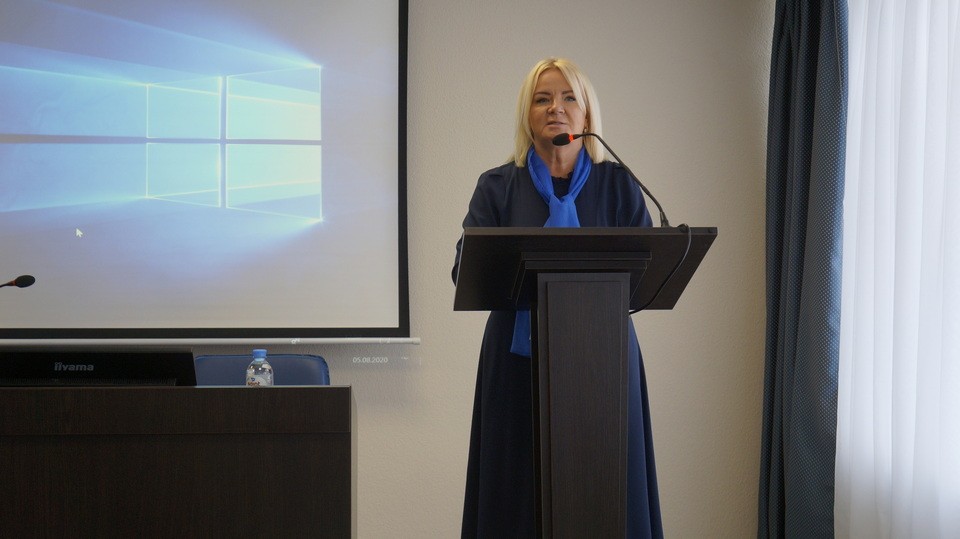 Лидер городской организации общественного объединения БСЖ Алла Богатенко встретилась с женским  активом  ОАО «Зенит»