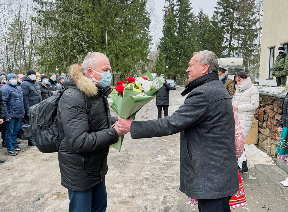 Торжественный митинг, посвященный отправке домой военнообязанных, прошел в Могилеве