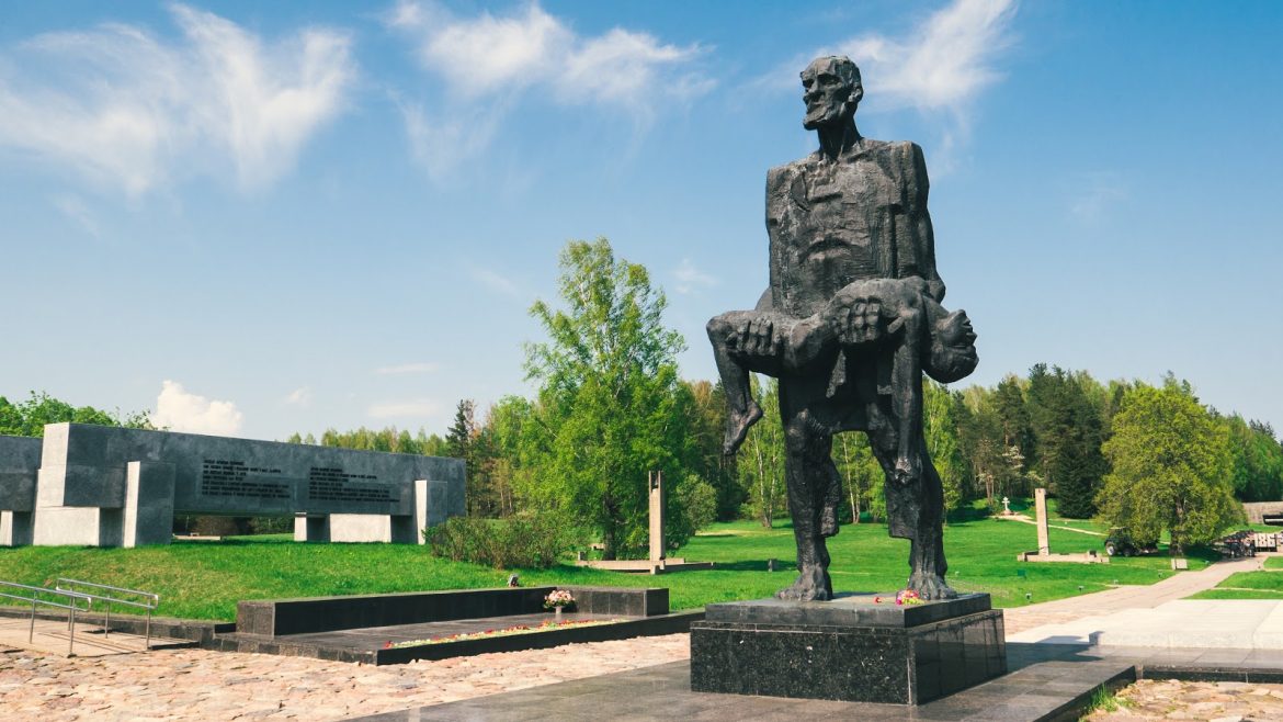 22 марта в Беларуси траурная годовщина — 78 лет уничтожения Хатыни