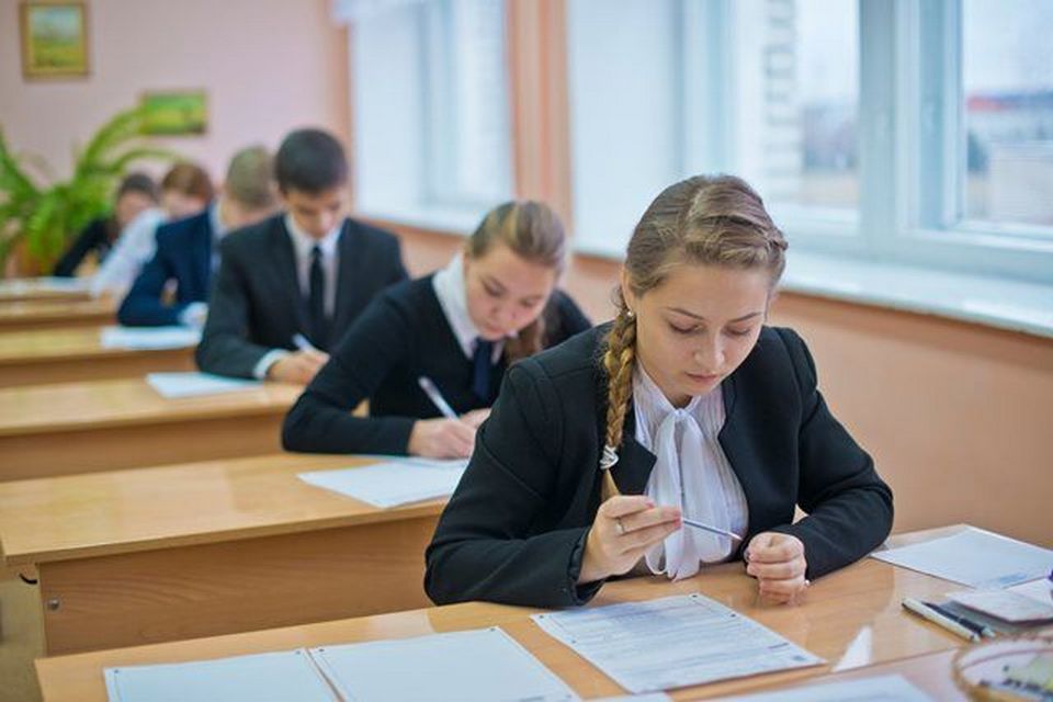 В Беларуси планируют совместить выпускные экзамены в школе и ЦТ