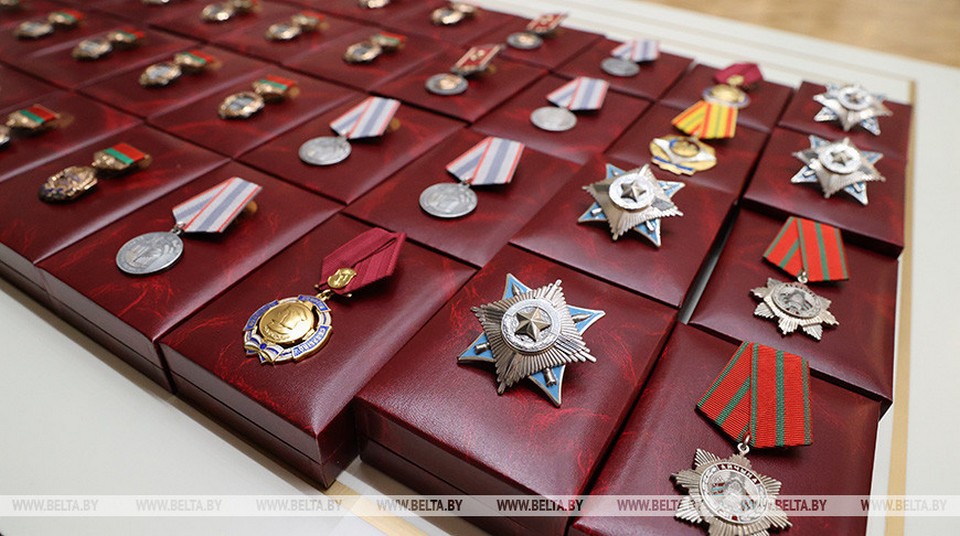 Медалей и почетных званий удостоены представителей различных сфер деятельности Могилевской области