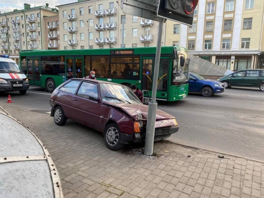 В Могилеве у водителя «ЗАЗ» отказали тормоза