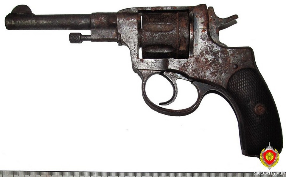 Револьвер 1912 года нашли во время ремонта дома в пригороде Могилева