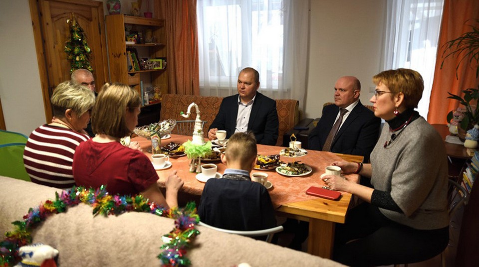 Минпром поздравил воспитанников SOS-детской деревни Могилев с зимними праздниками   