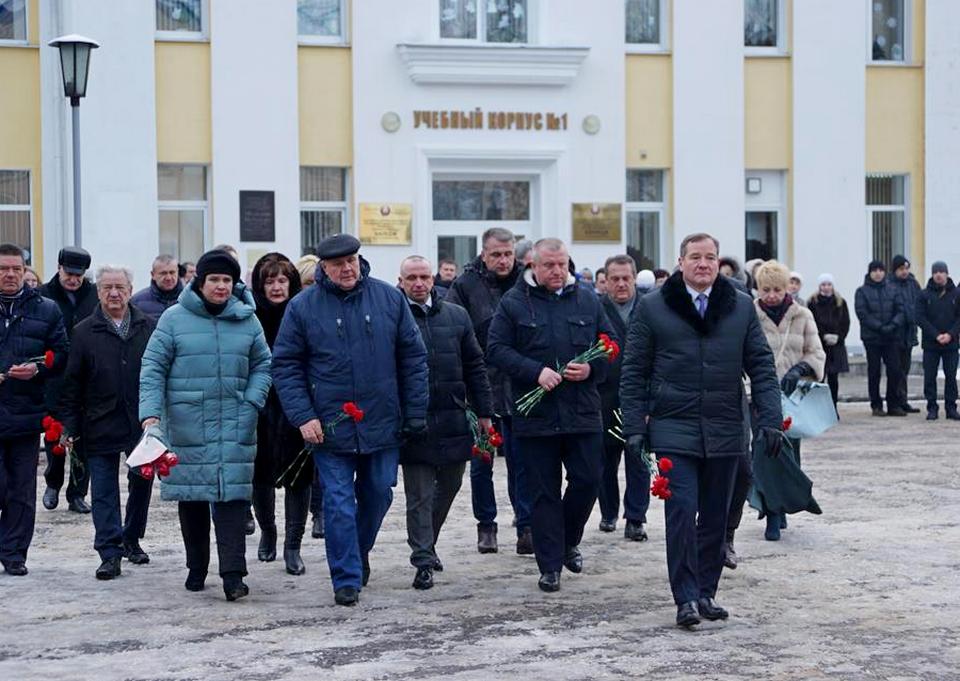 Мемориальную доску Георгию Малиновскому открыли в агролесотехническом колледже   