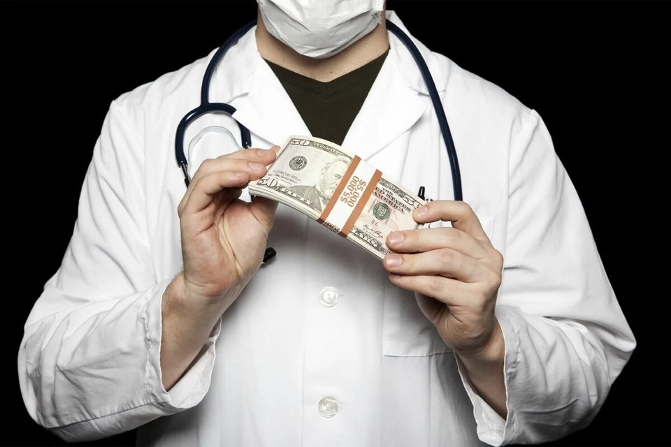 В Могилеве залетные «гастролеры» под видом медиков похищали деньги у пенсионеров