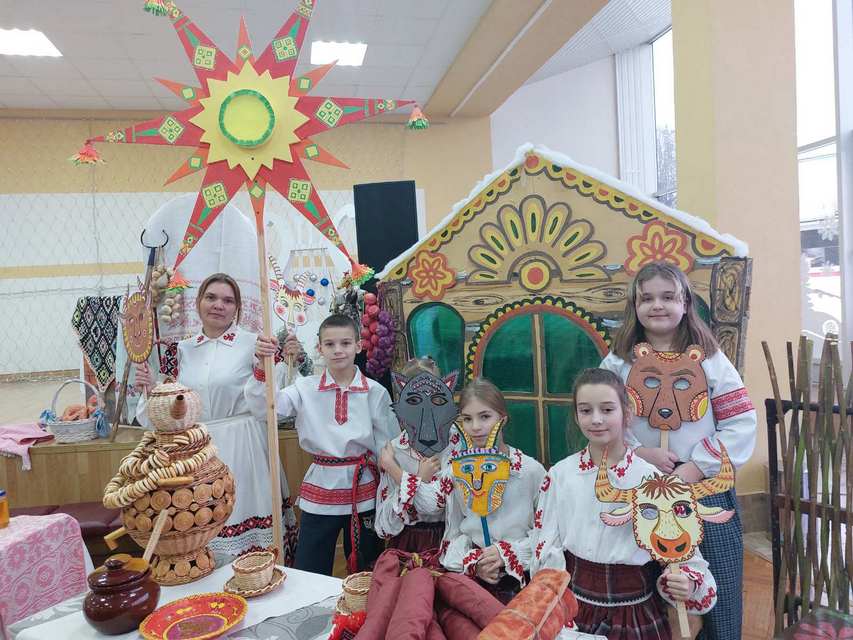 В Могилевском областном центре творчества состоялась праздничная встреча «Прыйшлі каляды – усе людзі рады!»