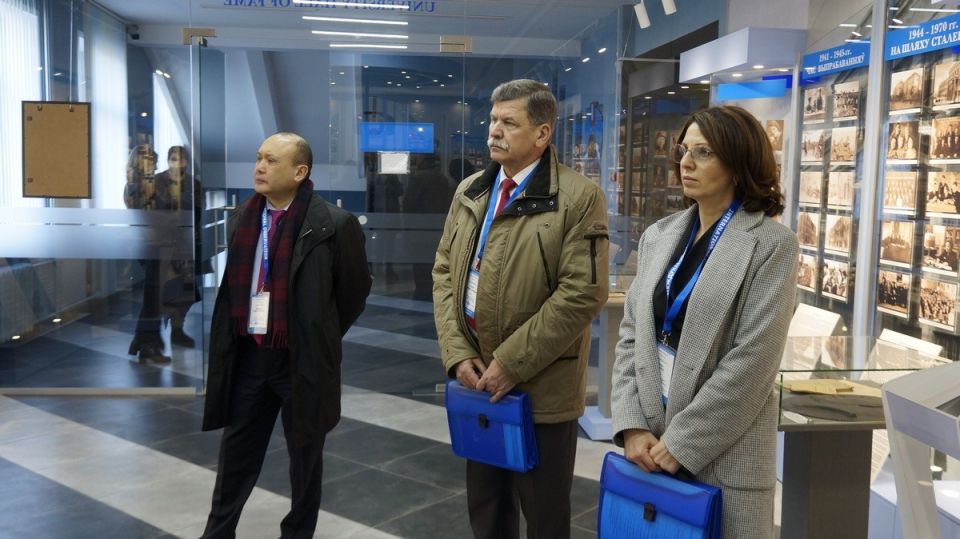 Международные наблюдатели от СНГ работают на избирательных участках Могилева