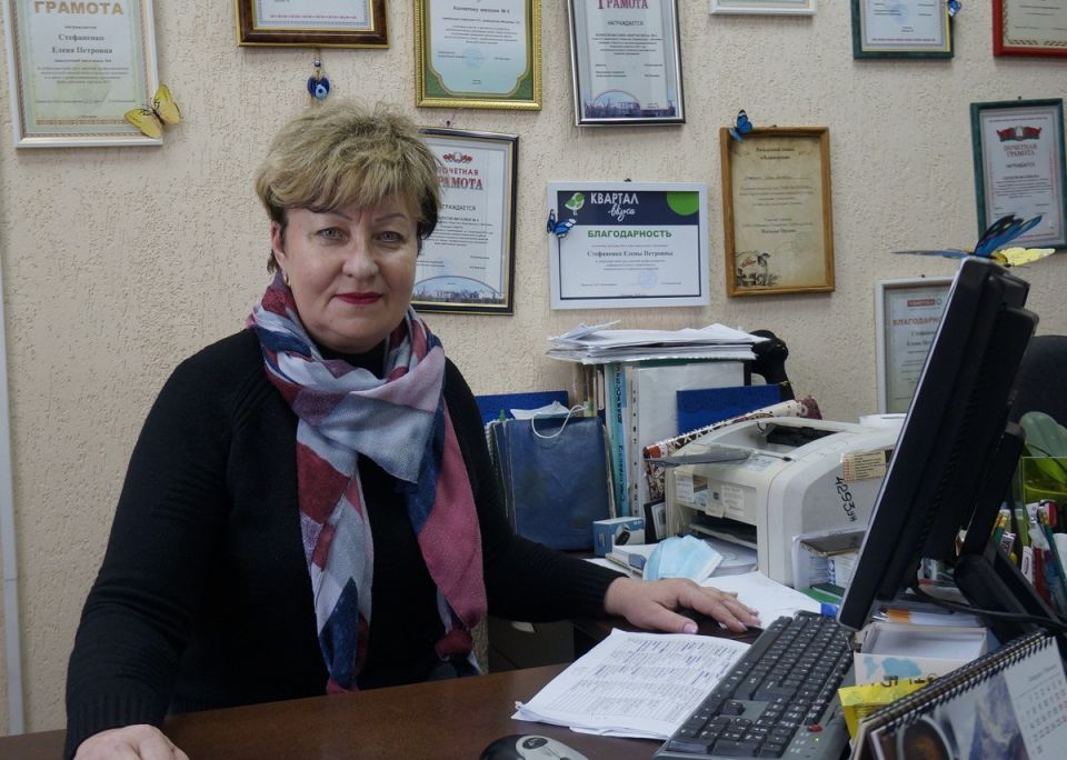 Заведующий магазином №4 ОАО «Заднепровье» Елена Стефаненко стала “Лучшей по профессии”