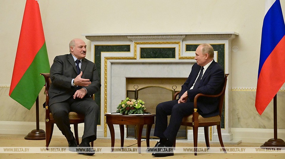 Президенты Беларуси и России обменялись поздравлениями с Днем единения   