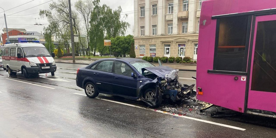 Три студента получили травмы в результате ДТП в Могилеве   