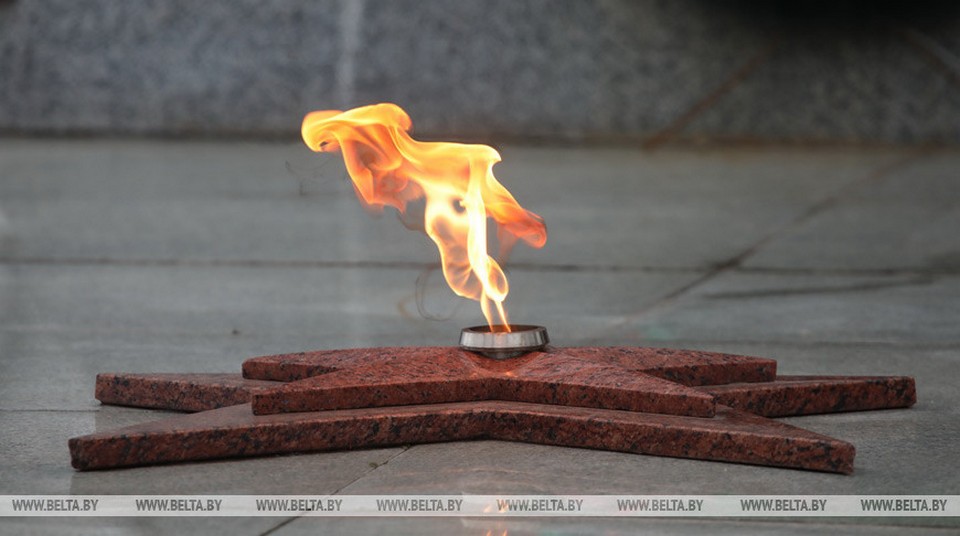 «Зажги огонь в своем сердце». Во всех регионах Беларуси 8 мая зажгутся Вечные огни   