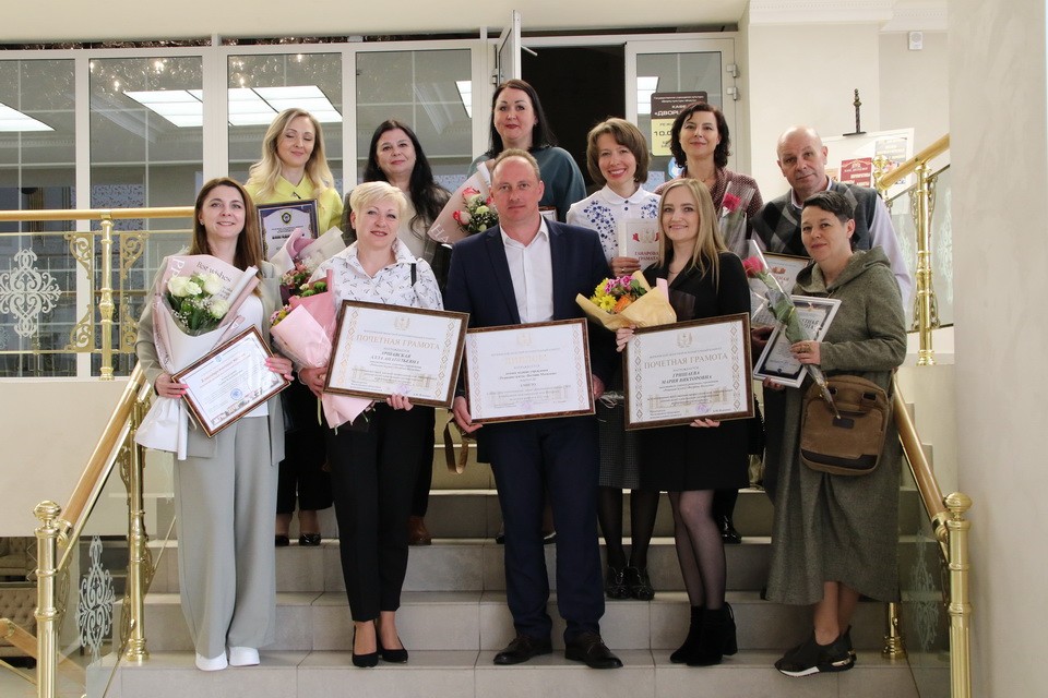 Представителям СМИ Могилевской области вручили награды к профессиональным праздникам