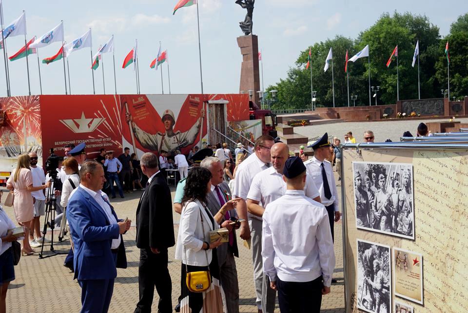 Пройти дорогами памяти и увидеть судьбы в солдатских треугольниках   