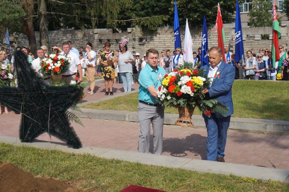 Останки двух бойцов Красной армии перезахоронили на мемориальном комплексе «Луполовский лагерь военнопленных»