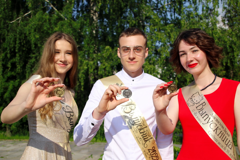 Интеллектуальная элита: 120 одиннадцатиклассников Могилева получили «золотые» и «серебряные» медали