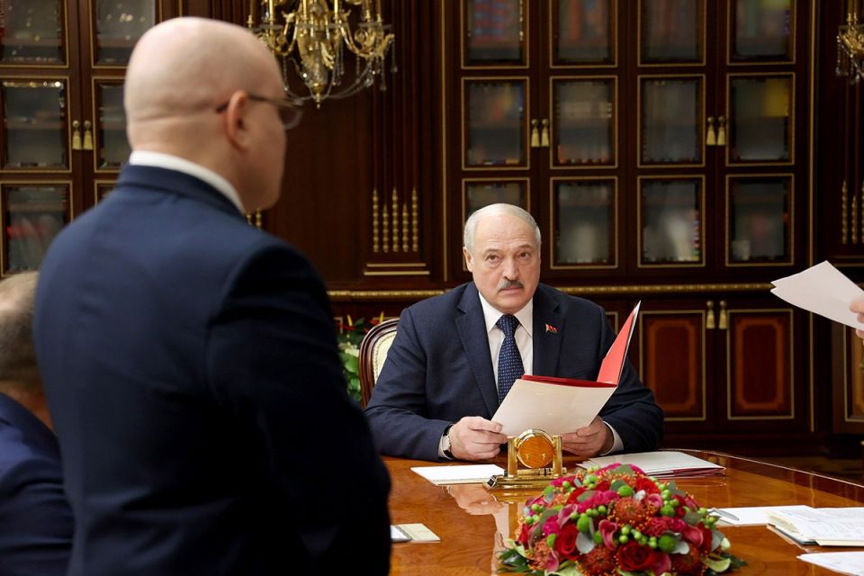 «Ждем серьезных сдвигов»: на что ориентирует Лукашенко нового гендиректора «Могилевхимволокно»
