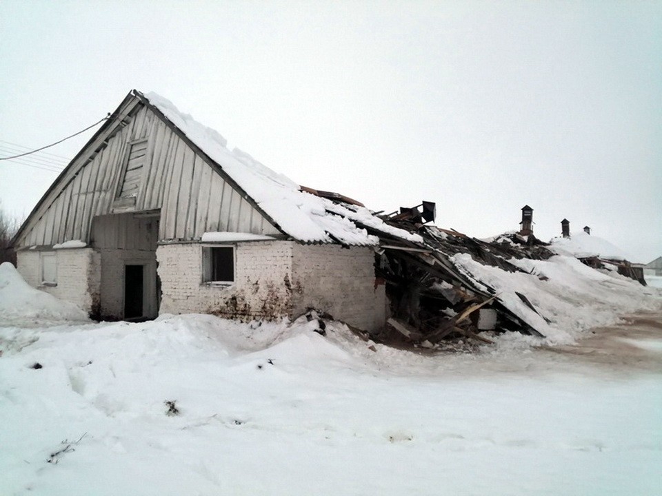 Более 30 случаев обрушения строительных конструкций из-за выпадения снега зафиксировано в Беларуси с 11 декабря