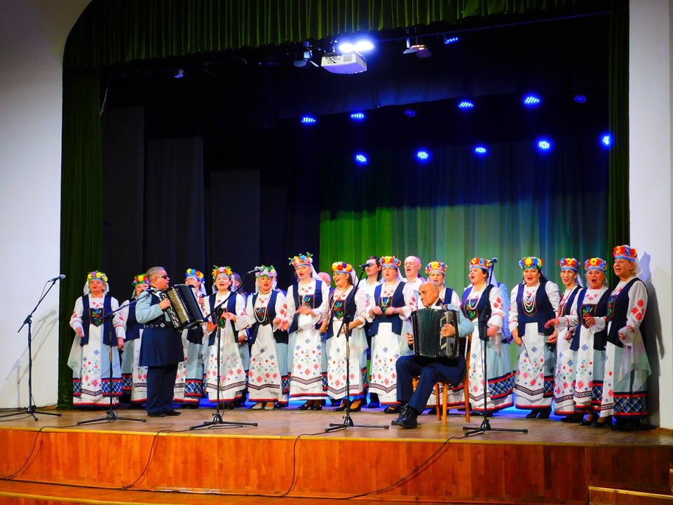 В Могилевском городском центре культуры и досуга прошел отчетный концерт народного хора народной песни под руководством Николая Воропая