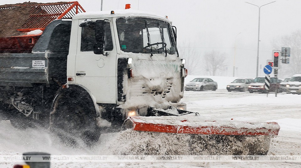 Новая уборочная техника пополнила автопарк дорожно-мостового предприятия в Могилеве   