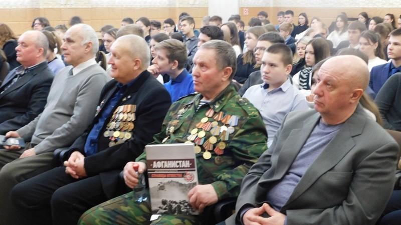 В канун Дня памяти воинов-интернационалистов в СШ №33 прошла встреча учащихся с ветеранами военных действий в Афганистане