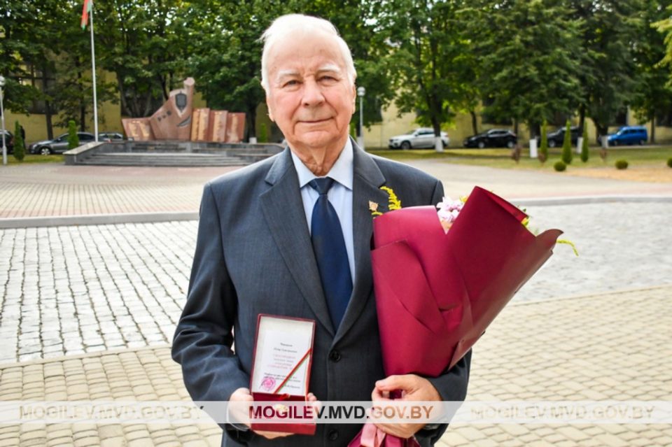 Высокая отдача и ответственность: 80-летний юбилей отмечает полковник милиции в отставке Петр Чиканов