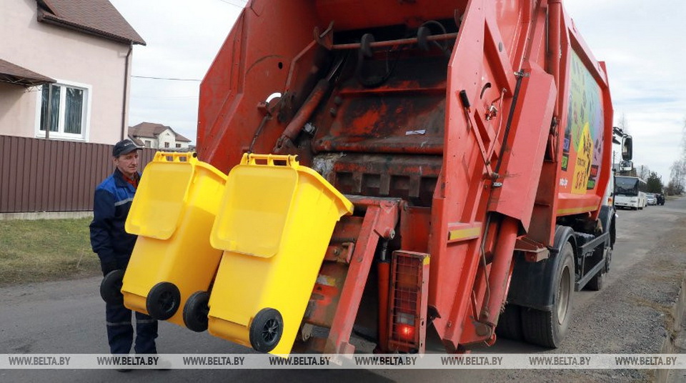 Водители мусоровозов показали профмастерство на областном конкурсе в Могилеве   
