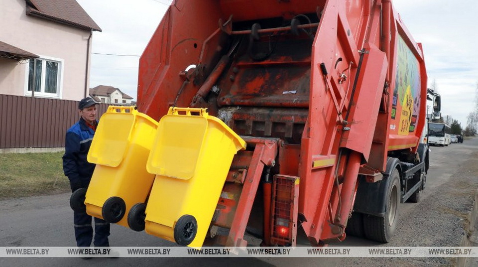 Водители мусоровозов показали профмастерство на областном конкурсе в Могилеве