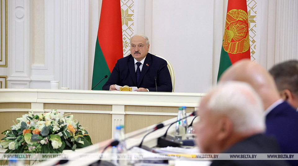 Ситуация в свиноводстве стала темой совещания у Лукашенко   