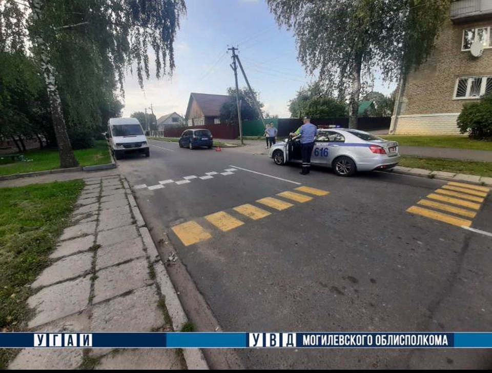 В Могилеве 5-летняя девочка попала под колеса авто