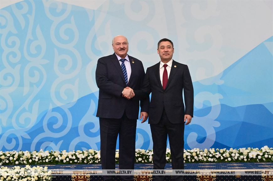 Лукашенко в Бишкеке принимает участие в саммите СНГ