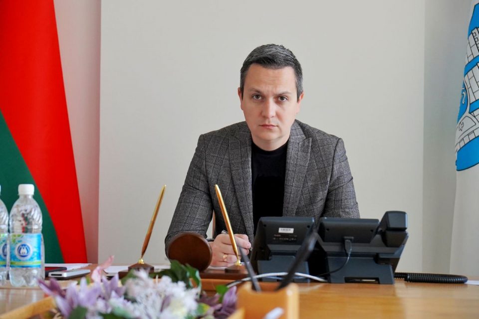 Традиционную субботнюю «прямую телефонную линию» провел управляющий делами Могилевского горисполкома Алексей Брацков