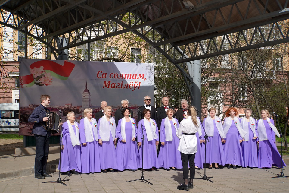 Музыка шагает по городу