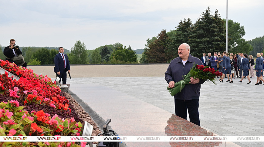 Лукашенко о реконструкции Кургана Славы: главное — не испортить первоначальный вид